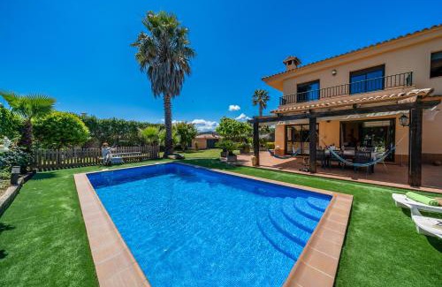Condado del Jaruco Villa | VIlla Jaruco Lux, exclusiva zona residencial con Piscina & Aircon