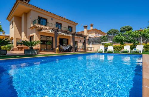 Condado del Jaruco Villa | VIlla Jaruco Lux, exclusiva zona residencial con Piscina & Aircon