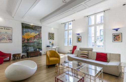 Ecusson Apartamento | Villa jeu de paume - Première conciergerie
