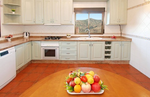 Comares Villa | Villa José 1, 12 pers, Wifi, Piscina Climatizada, A/C, petfriendly