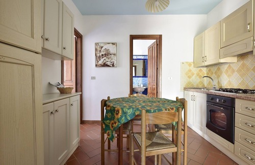Tancau Sul Mare Apartamento | Villa Juniper con jardín exclusivo a solo 4 minutos a pie de la playa
