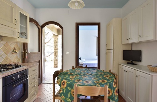 Tancau Sul Mare Apartamento | Villa Juniper con jardín exclusivo a solo 4 minutos a pie de la playa