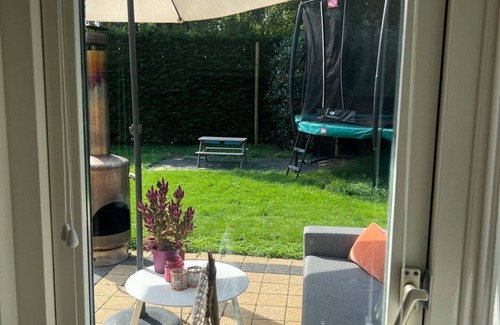 Wijchen Casa | Villa June Rosy, Heerlijk Huis in een Bosrijke Omgeving Vlakbij Nijmegen
