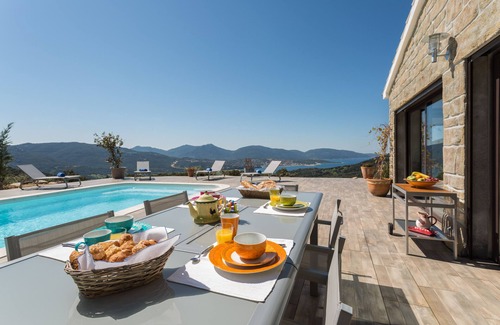 Olmeto Villa | Villa 'Kalliste' con vistas al mar, Wi-Fi y aire acondicionado