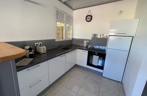 Sainte-Rose Villa | Villa Karouanne-Villa-Superior-Baño en la habitacion-Vista al Jardín