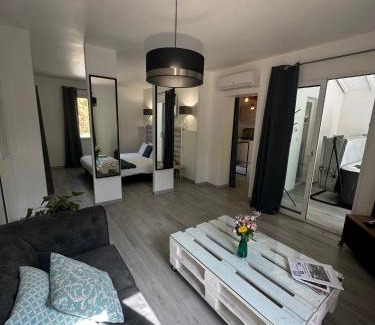 Vitrac Apartamento | Villa KIKO, Gîte Spa & Sauna privatifs -5 min- Sarlat