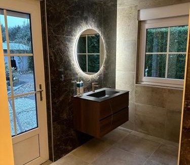 Lanaken Cama Y Desayuno | Villa kleinwellness