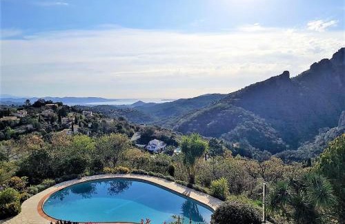 St. Jean de l’Esterel Casa | VILLA L'ESTEREL AVEC PISCINE VUE MER -MANDELIEU 06210- 6 Pers