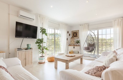 Vora-Sitges Villa | Villa 'La Bohemia' with Mountain View, Wi-Fi and Air Conditioning