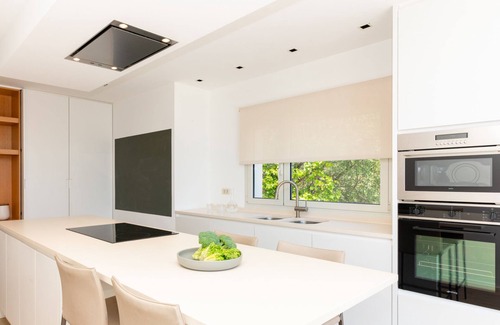 Quint Mar Villa | Villa la Cascade - Villa de estilo moderno situada en Sitges con vistas al mar y piscina privada