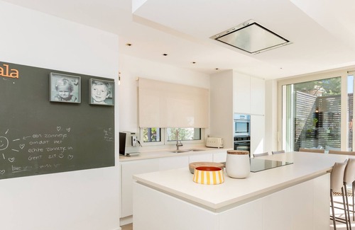 Quint Mar Villa | Villa la Cascade - Villa de estilo moderno situada en Sitges con vistas al mar y piscina privada