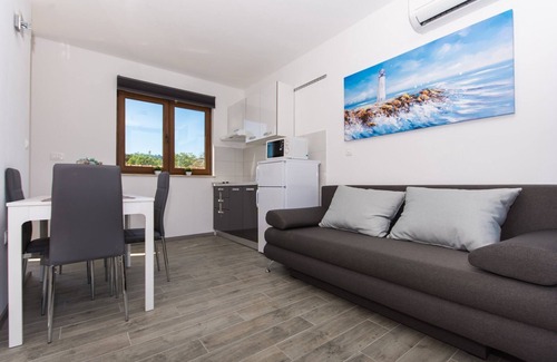 Veliki Drvenik Apartamento | Villa LA - Comfort One-Bedroom Apartment with Terrace and Sea View