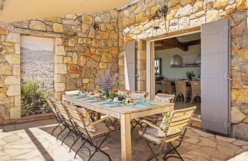 Seillans Villa | Villa La Genestière - family oasis and golfer's dream with infinity pool