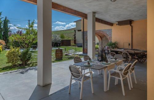 Canelli Villa | Villa La Martina by Italita