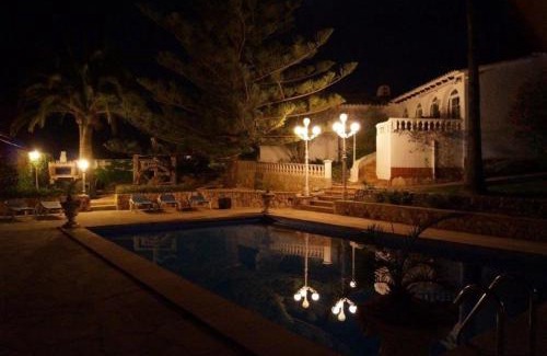 Cala Romantica Casa | Villa La Noria Maurische Bungalows Großer Pool Garten Mit Rasen Und Großen Terrassen