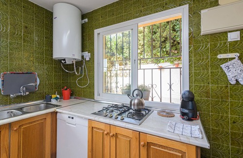 Benalmadena Villa | VILLA LA TUNA - Preciosa villa con piscina privada, vistas al mar y WiFi gratis.