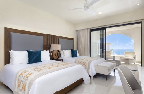 San Jose del Cabo Complejo | Villa La Valencia located between Tulie Cove and Tequila Beach on the corridor