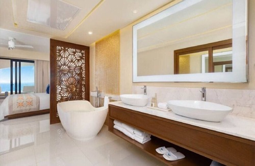 San Jose del Cabo Complejo | Villa La Valencia 1,2, and 3 bedroom units. Cabo san Lucas.