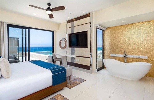 San Jose del Cabo Complejo | Villa La Valencia 1,2, and 3 bedroom units. Cabo san Lucas.