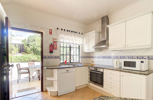 Vale de Parra Villa | Villa Ladeira con piscina privada, vista al mar, aire acondicionado, wifi gratuito, televisión vía satélite