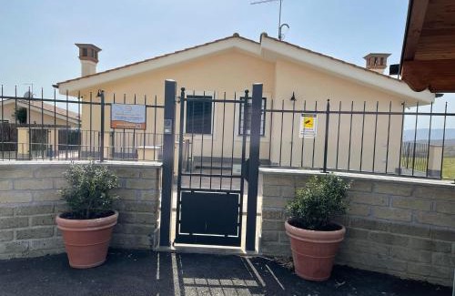 Trevignano Romano Casa | VILLA "Lago Blu" vista lago di Bracciano, con vasca idromassaggio esterna