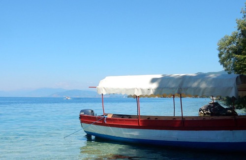 Pestani Apartamento | Villa Lakeview cerca del lago Ohrid, alojamiento ideal para grupos.