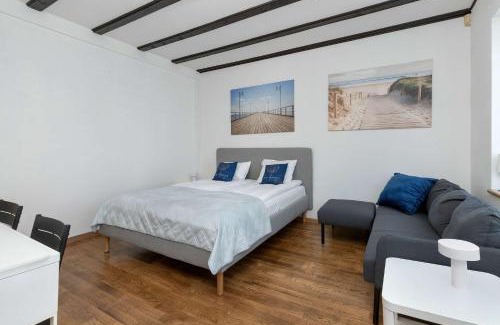 Karlikowo Casa | Villa Lana 6 bedrooms with Parking and Terrace near the Beach in Sopot by Noclegi Renters