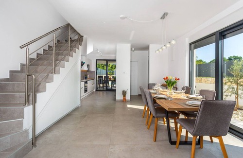 Milcetici Villa | Villa LARUS con piscina privada