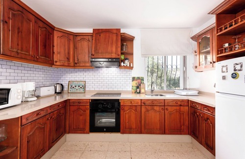 New Golden Mile Villa | Villa 'Las Cancelas' con vistas al mar, piscina privada y Wi-Fi