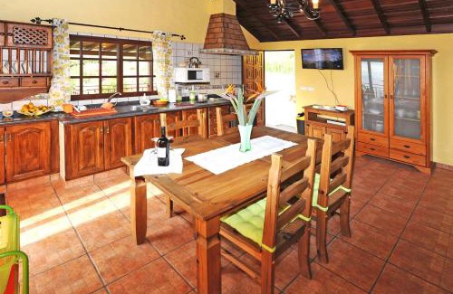 Tijarafe Villa | Villa Las Flores - Piscina privada - Private pool - by Rural La Palma