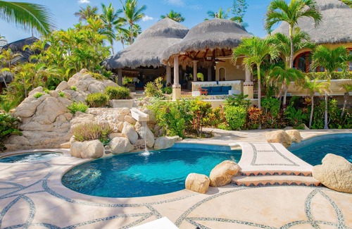 Cabo San Lucas Villa | Villa Las Rocas - Finca tropical única frente a la playa, vistas al mar de Cortés