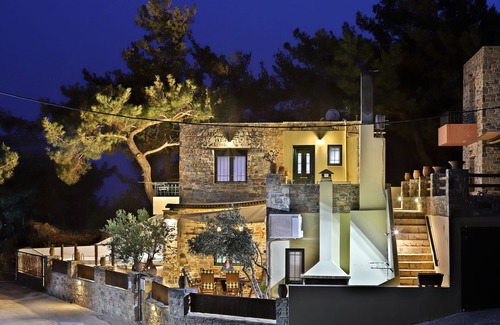 Anatoli Casa | VILLA LATO- Piscina privada-jacuzzi y patio