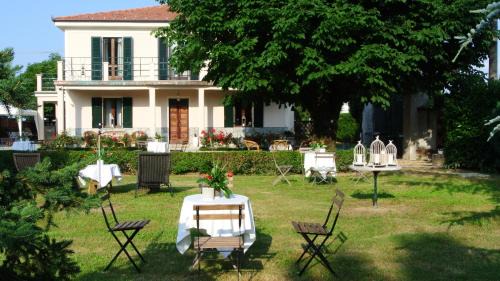 Cavour Cama Y Desayuno | VILLA LE ROSE