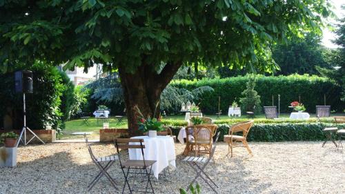 Cavour Cama Y Desayuno | VILLA LE ROSE