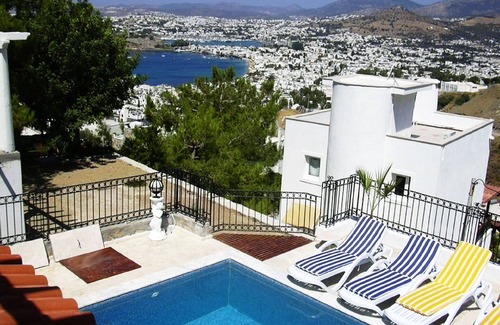 Bodrum City Center Villa | Villa Leila con brisas marinas, piscina privada y magníficas vistas al mar
