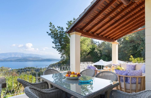 Petaleia Villa | Villa Leondari by Rodostamo Collection