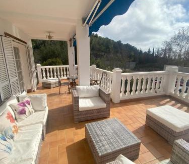 Quint Mar Villa | Villa Les Moreres de Sitges, Mediterranean-style family escape