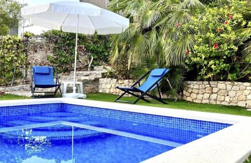 Quint Mar Villa | Villa Les Moreres de Sitges, Mediterranean-style family escape