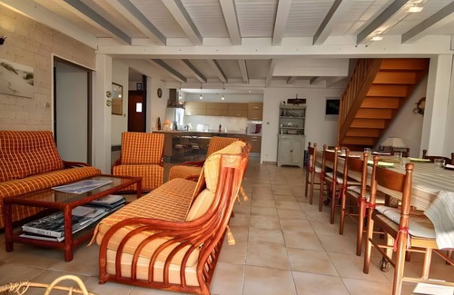 La Couarde-sur-Mer Casa | Villa 'Les Oyats' with Shared Terrace, Private Garden and Wi-Fi