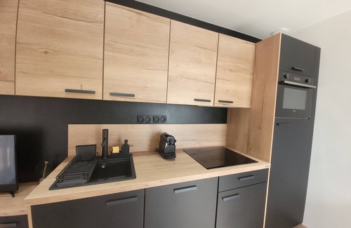 Besse-sur-Issole Villa | Villa Les Palmiers Logement sur Besse sur Issole-- 2 Lits 4 Voyageurs