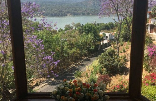 Monte Alto Villa | Villa los Cuatro Manguitos para 20 huéspedes a 5 minutos del lago y del centro