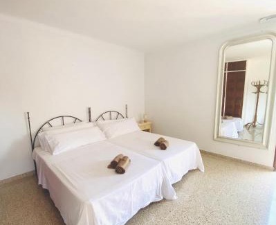 Ibiza Town Casa | Villa Los Robles en Playa den Bossa con Piscina Privada