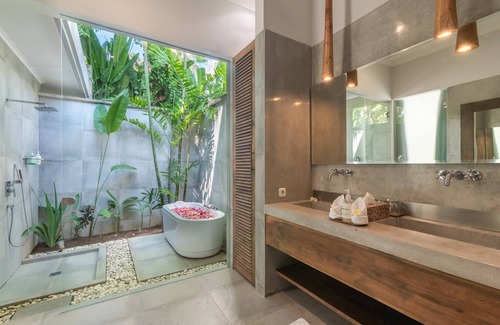 Banjartegehe Villa | Villa Lou - Luxury Villa By The Beach