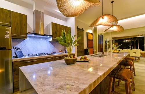 Banjartegehe Villa | Villa Lou - Villa privada frente a la playa