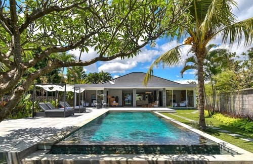 Banjartegehe Villa | Villa Lou - Villa privada frente a la playa