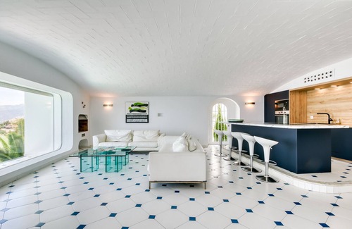 Almadraba-Canyelles Chalet De Esquí | VILLA LOU Roses
