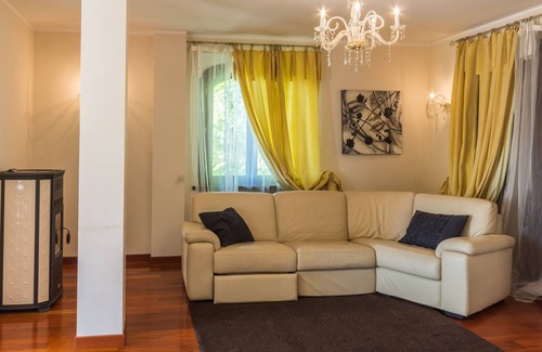 Fiorentino Villa | Villa Luca con piscina en San Marino, con vistas al mar, a 30 km de las playas de la costa adriática