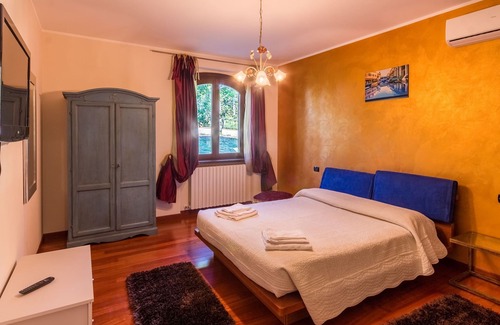Fiorentino Villa | Villa Luca con piscina en San Marino, con vistas al mar, a 30 km de las playas de la costa adriática