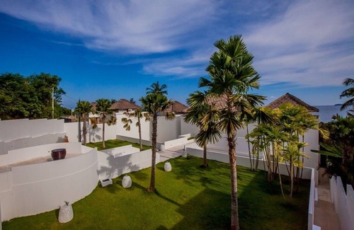 Petitenget Villa | Villa Lucia Absolute Beachfront Candidasa Area