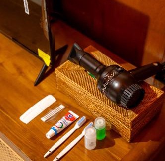Batubulan Villa | villa lumbung by adis villa, Cozy Wooden Stay, Shared pool
